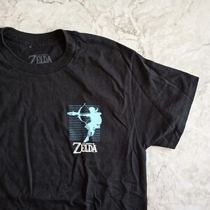 Men's Small The Legend of Zelda black tee with blyue art